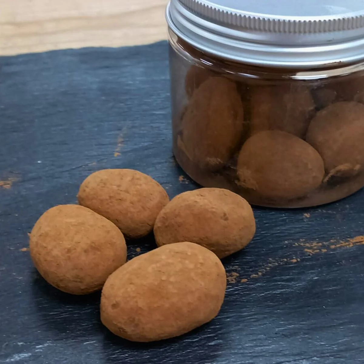 Almedras caramelizadas recubiertas de chocolate blanco - 90g - Image 3