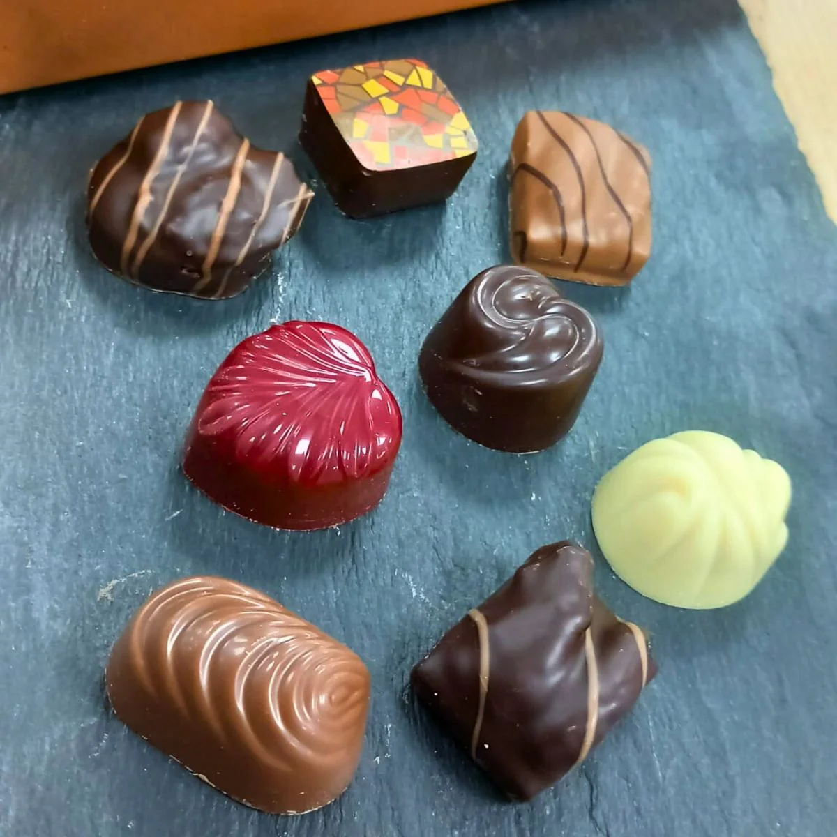 Surtido de bombones artesanales - 16 unidades - Image 11